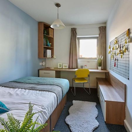 Cosy Ensuite Bedrooms At Trust House Near Exeter City Centre Bagian luar foto